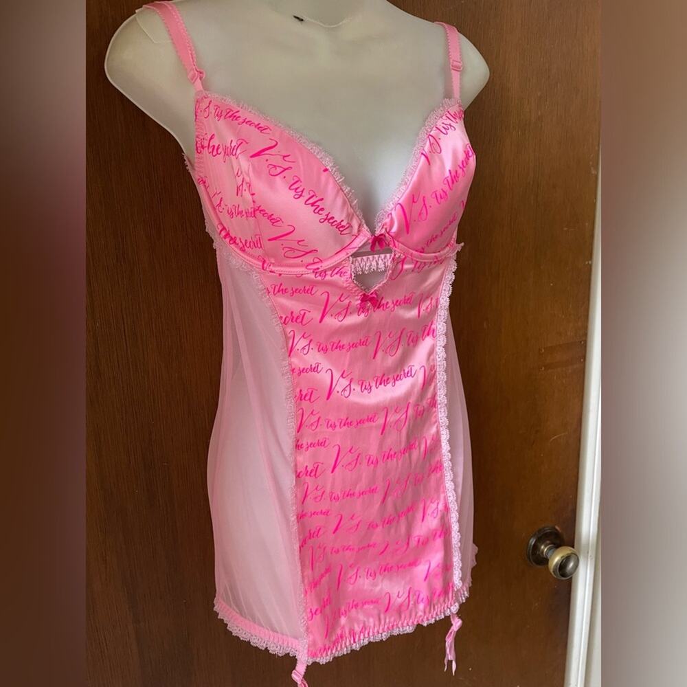 VS Fashion Show NYC 2015 negligee